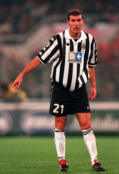 Juventus 1999-00 Home Jersey Zidane