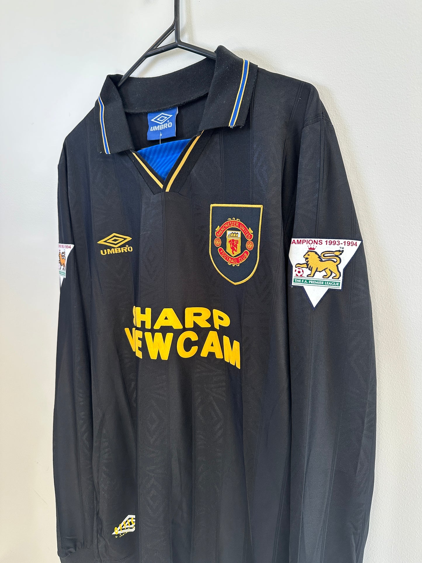 Man United 1993-95 Away Jersey Cantona