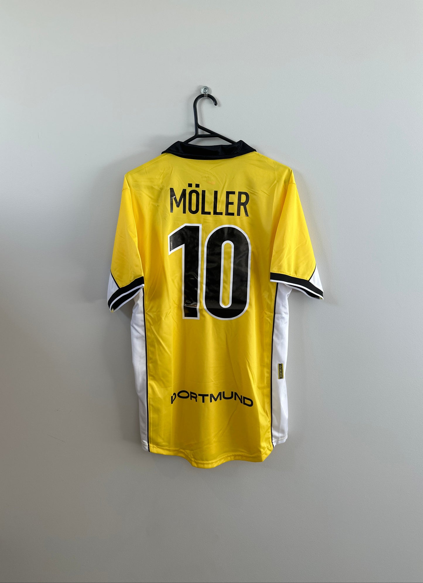 Borussia Dortmund 1998-99 Home Jersey Moller