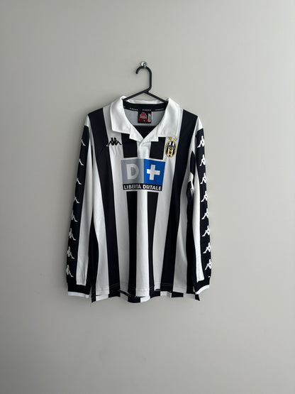 Juventus 1999-00 Home Jersey Zidane