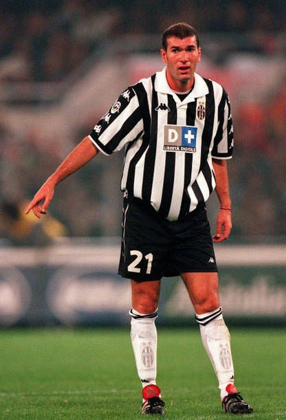 Juventus 1999-00 Home Jersey Zidane